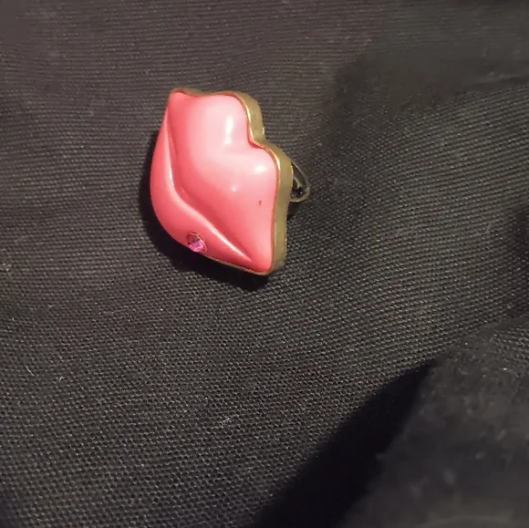 PINK LIP RING - Picture 2 of 6